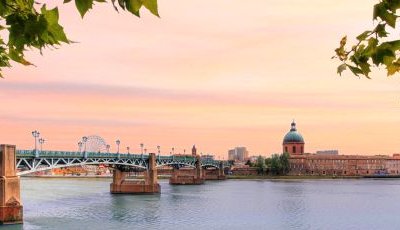 Visitare la Città Rosa: la guida pratica per il tuo soggiorno a Tolosa