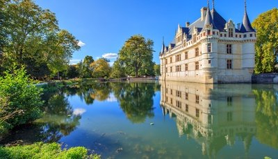 Scopri lo specchio d’acqua del Castello di Azay-le-Rideau (a 25 minuti da Tours)